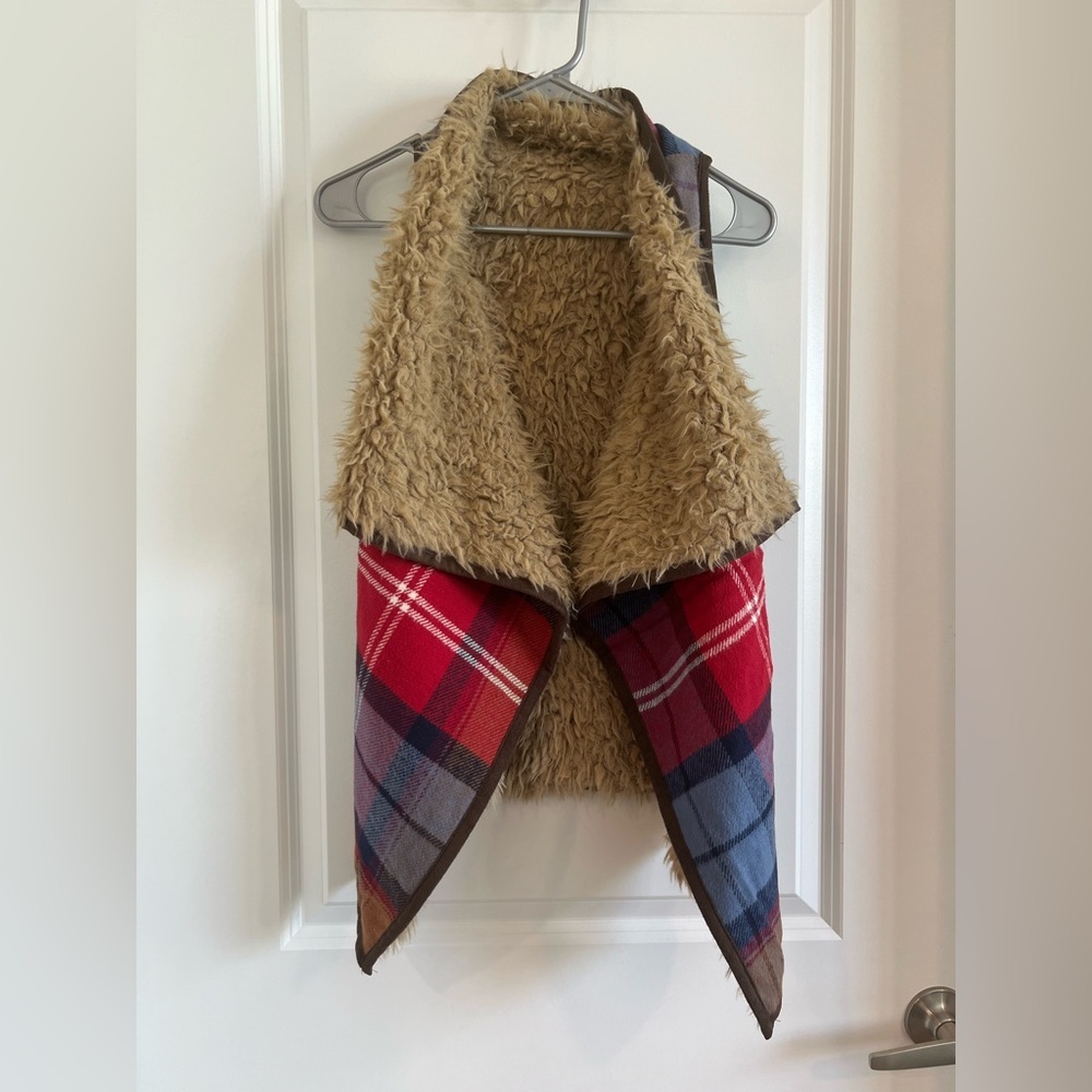 Mossimo Supply Co. reversible faux fur plaid vest S/M